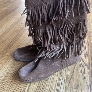 Minnetonka Brown Suede Fringe Moccasins